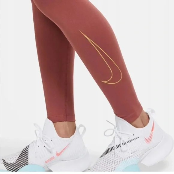 Nike Women's High-Waisted Dri-FIT 7/8 Training Tights NWOT - Picture 1 of 6